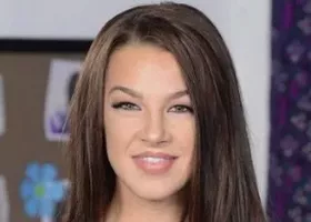 Evelin Stone