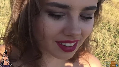 Пацан превратил свою девушку в публичную соску и теперь зарабатывает на ней денежки