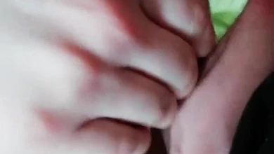 Коллектор трахает девку в наручниках в жопу самотыками и хуем за долги, снимая на телефон