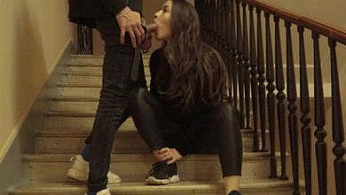 Пизде не хозяйка: угашенную студенточку завафлил и выеб чёткий пацанчик