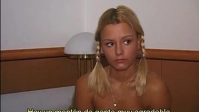 Молоденькая симпатичная блондинка радостно ебется во все дырки на секс-кастинге у Вудмана