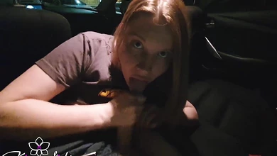 Развратная рыжуля не успокоится, пока не добудет сперму из хуя любовника